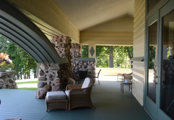 LR Side Porch 061.jpg