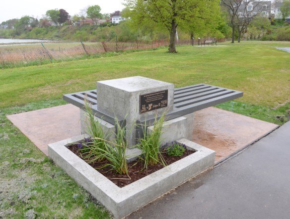 LR Gene's Bench 007.jpg