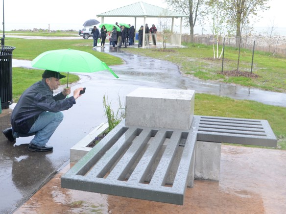 LR Gene's Bench 038a.jpg