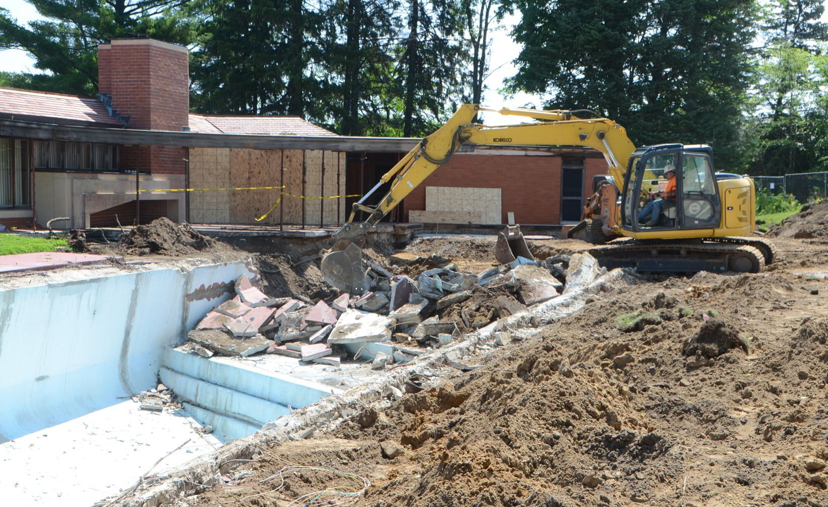 Wingspread Pool 043.jpg