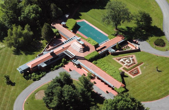 Wingspread aerials 2009 008aa.jpg