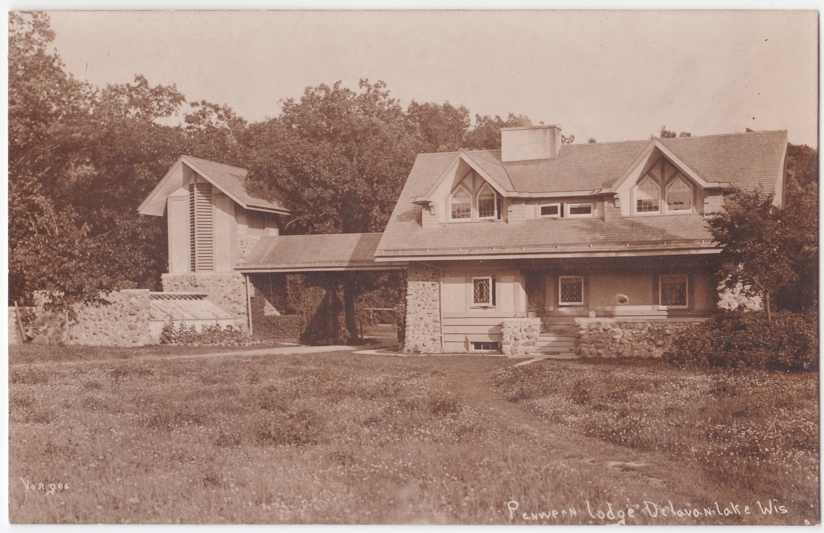Gate Lodge 003.jpg