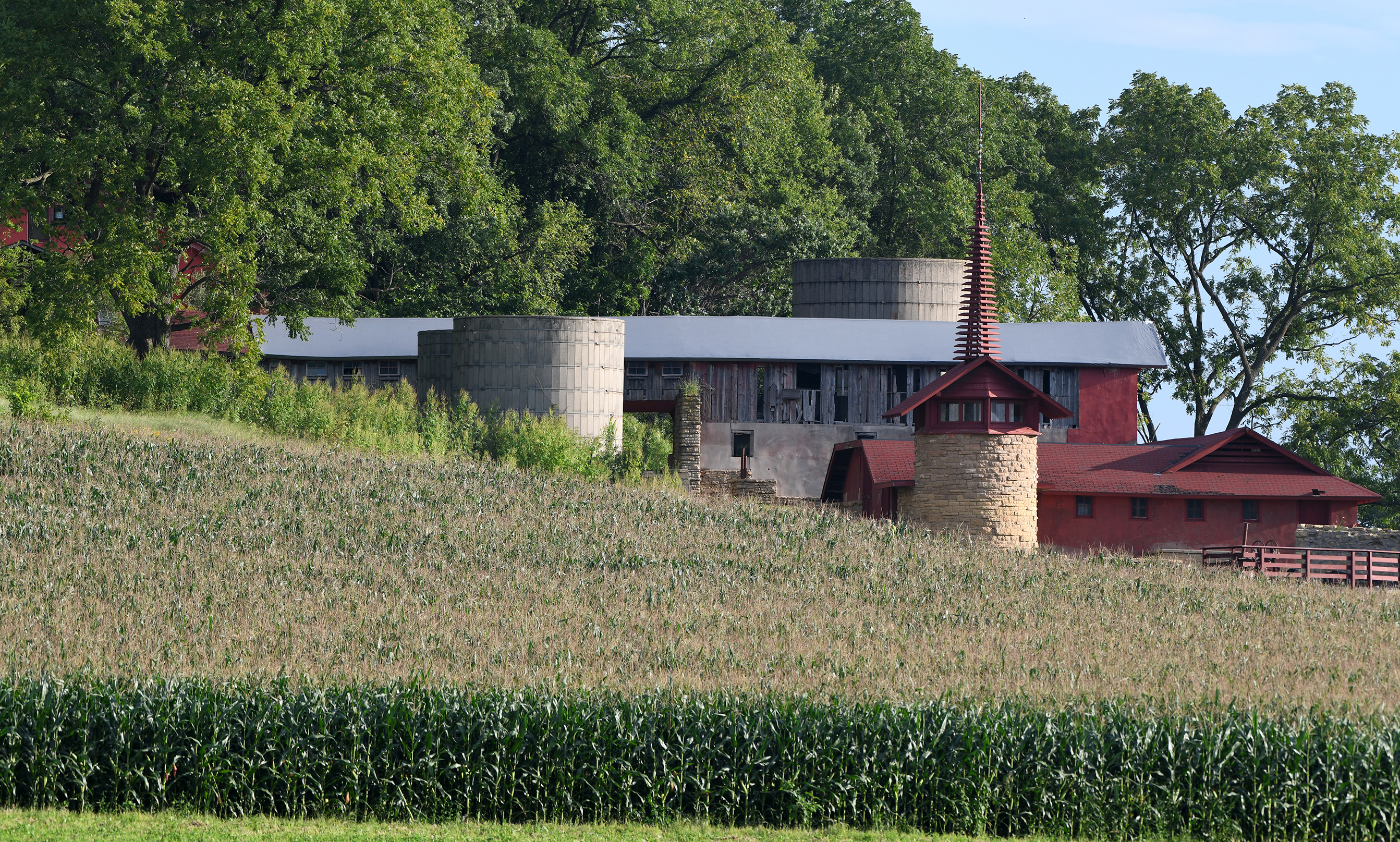 LR Midway  Barn 8.29.21 001.jpg