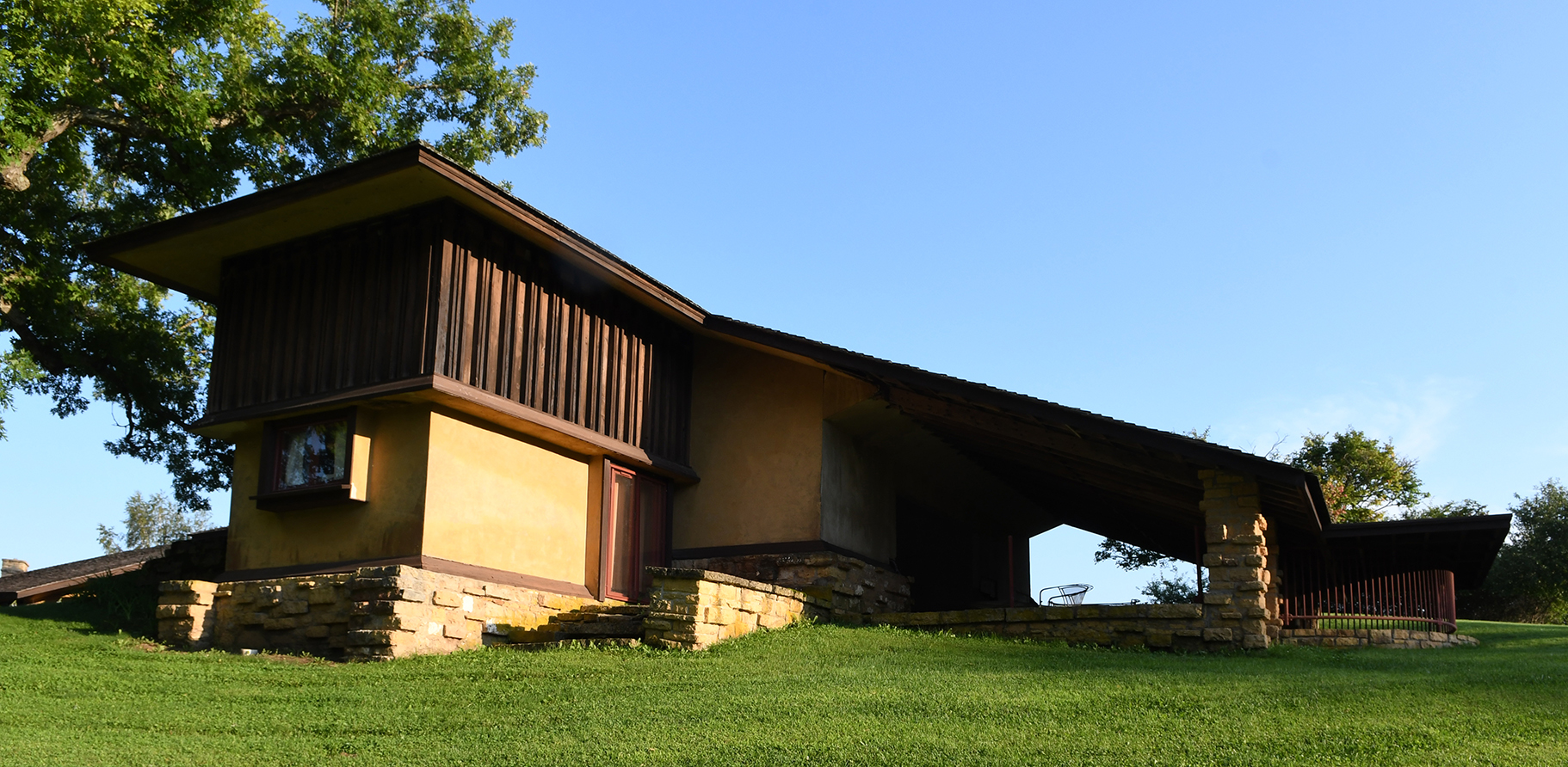 LR Taliesin Corn Crib 8.28.21 001A.jpg