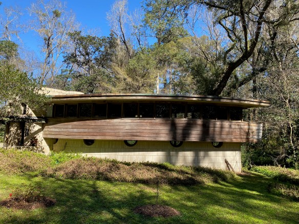 LR Lewis Spring House 002.jpg