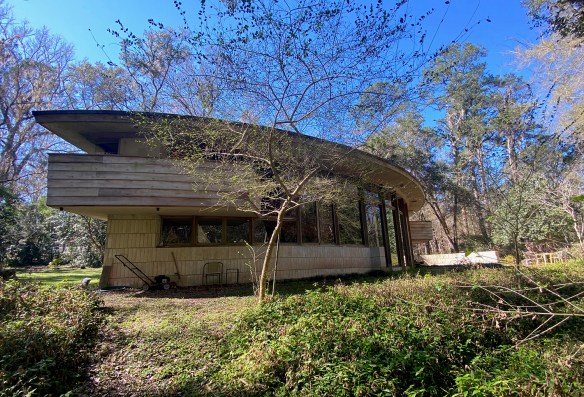 LR Lewis Spring House 017.jpg