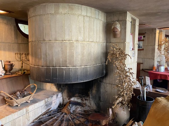 LR Lewis Spring House 071.jpg