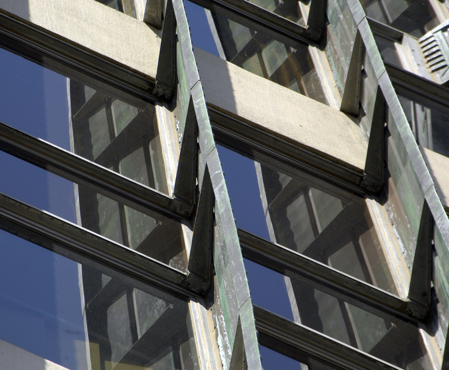 LR Price Tower (1956) .jpg