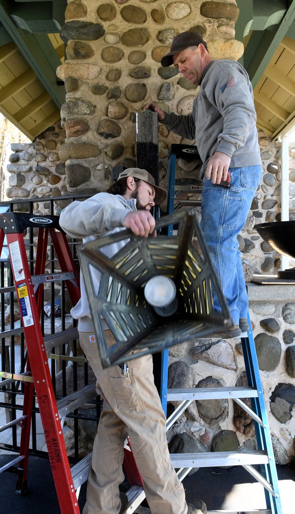 LR Penwern Gate Lodge Lamps 2023 025.jpg