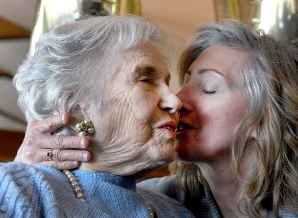 LR Minerva 100th B'day Party 026.jpg