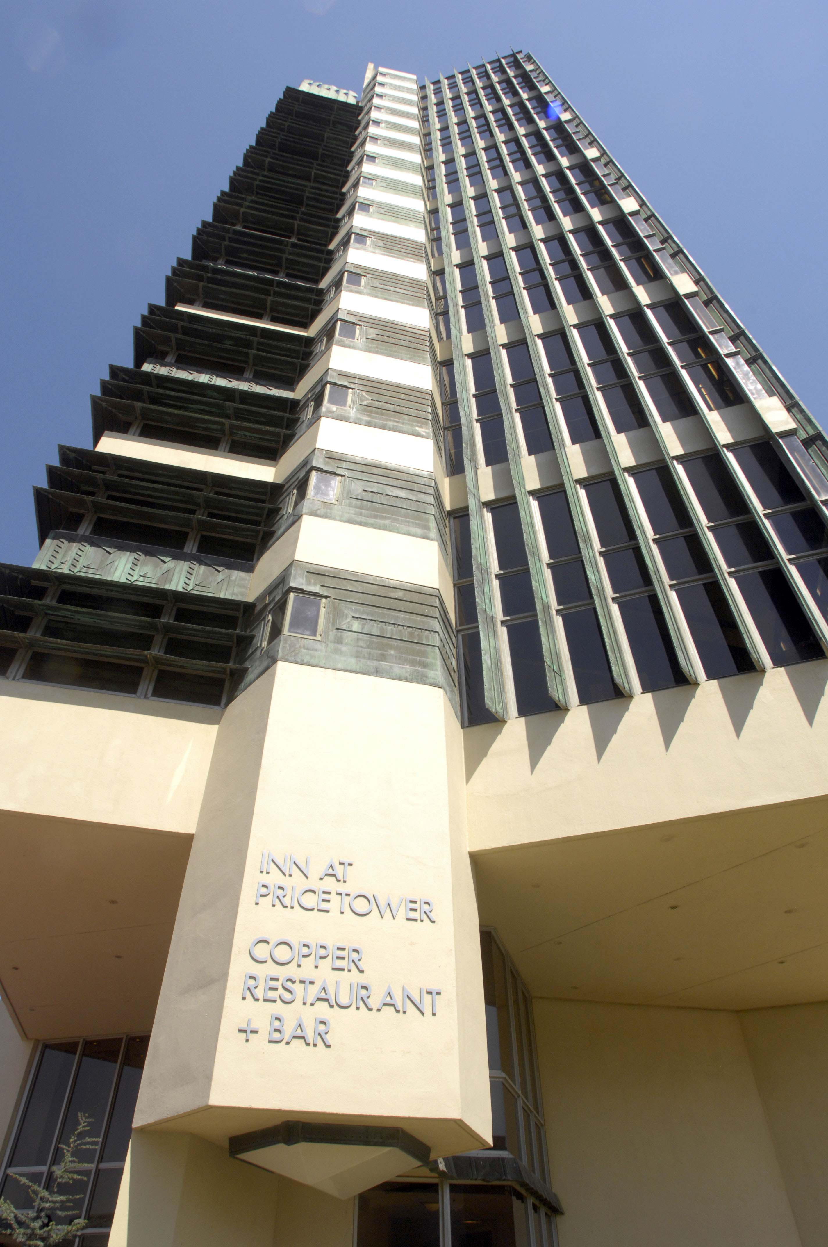 Oklahoma Frank Lloyd Wright Price Tower 001.JPG