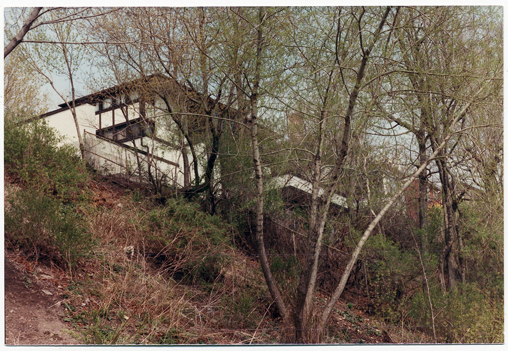 LR Below hill horiz 2.jpg