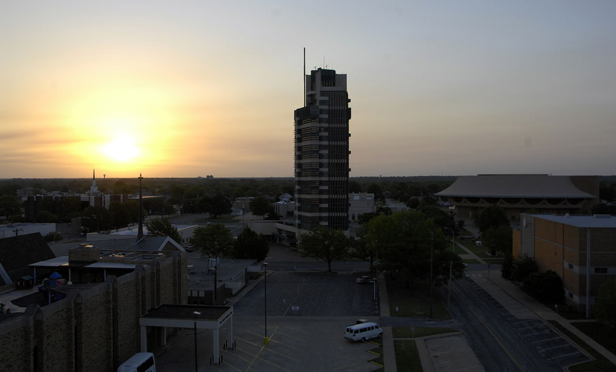 LR Price Tower a Sunrise 001.jpg